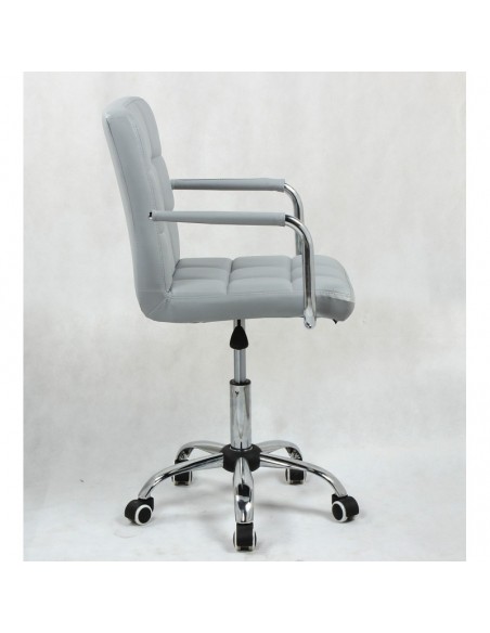 Bella Furniture Grey chairs on wheels in Ireland. Nail Salon chairs for sale. Stylish chairs for nail salon Ireland. grey BFHC10